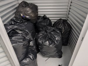 5 x 5 storage unit in Aurora, IL