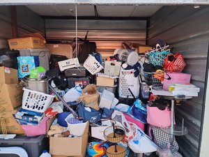 10 x 10 storage unit in Aurora, IL