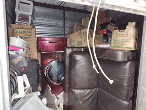 10 x 10 storage unit in Aurora, IL