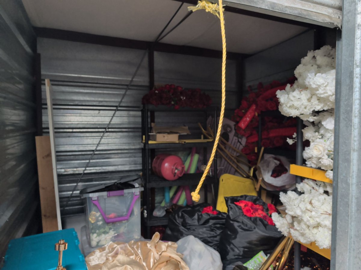 10 x 10 storage unit in Aurora, IL