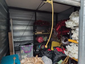 10 x 10 storage unit in Aurora, IL