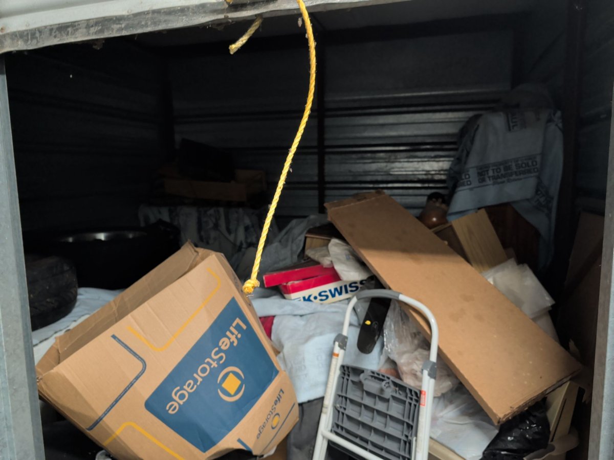 10 x 10 storage unit in Aurora, IL