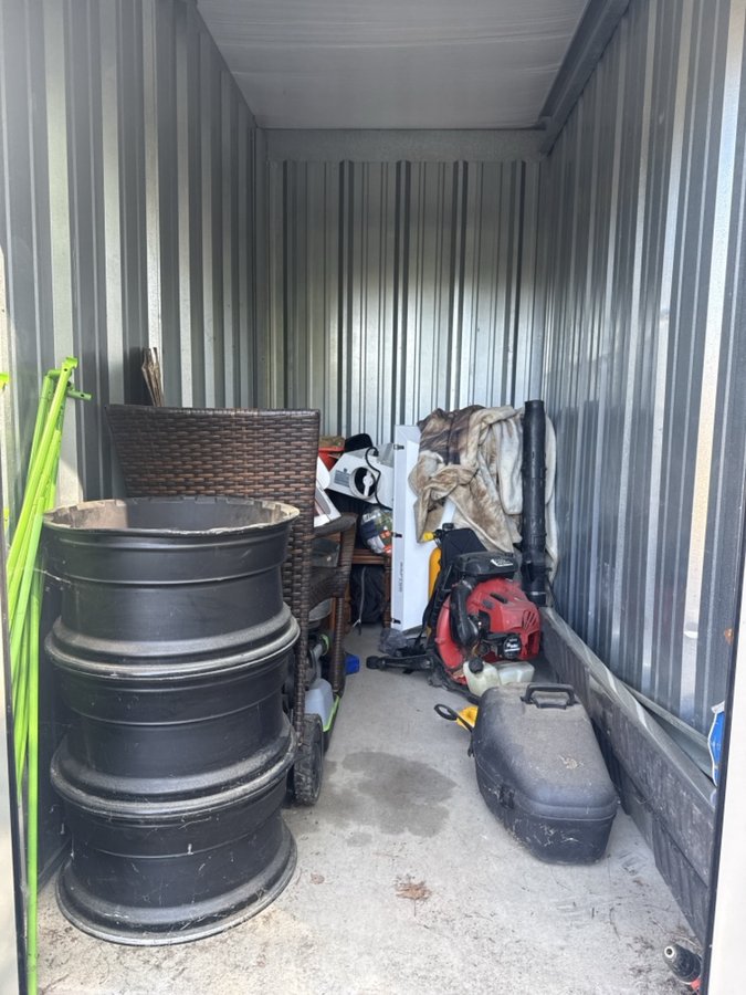 5 x 10 storage unit in Brentwood, NH