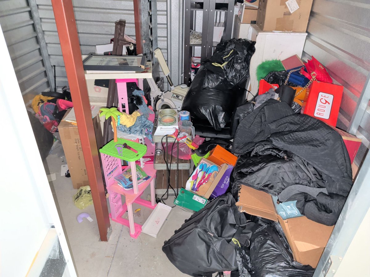 10 x 10 storage unit in Naperville, IL