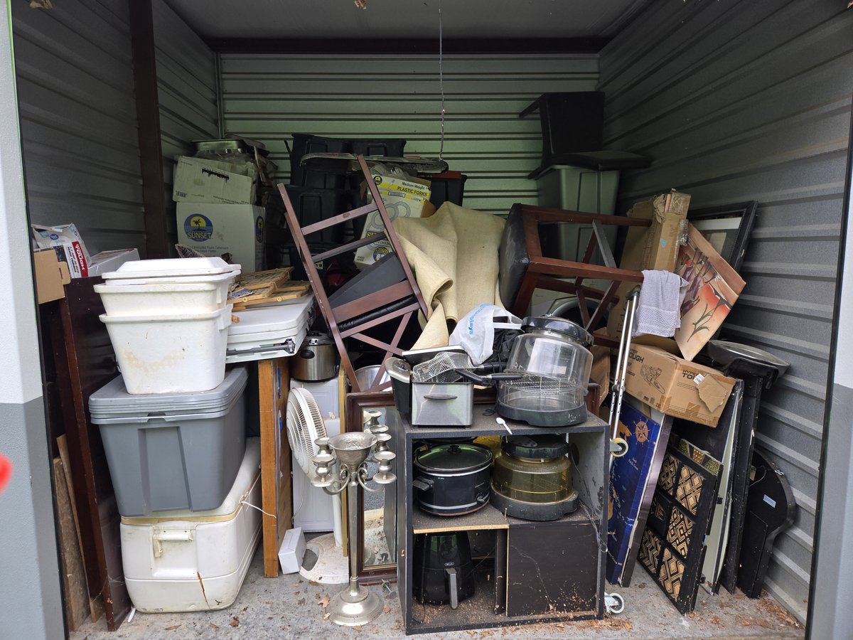 10 x 10 storage unit in Lithonia, GA