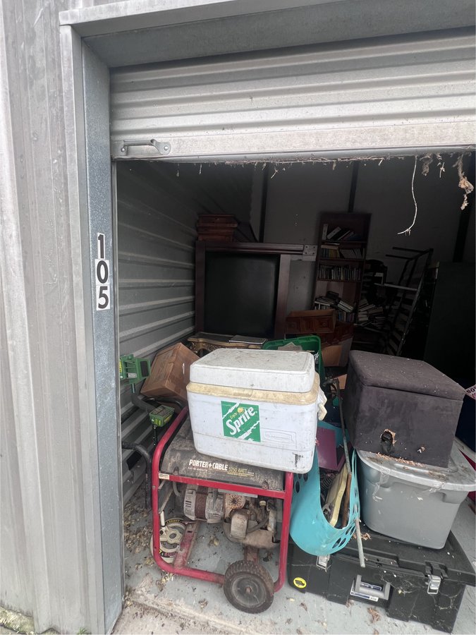 14 x 12 storage unit in Anahuac, TX
