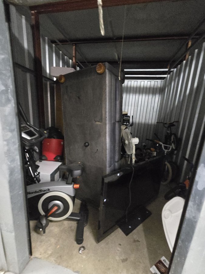 10 x 15 storage unit in Gaithersburg, MD