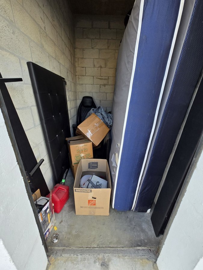 5 x 10 storage unit in North Miami, FL