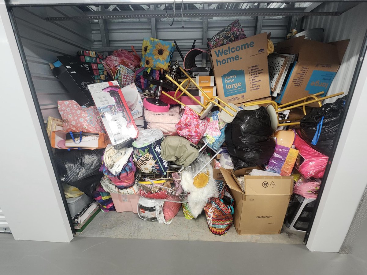 10 x 5 storage unit in Middleburg, FL