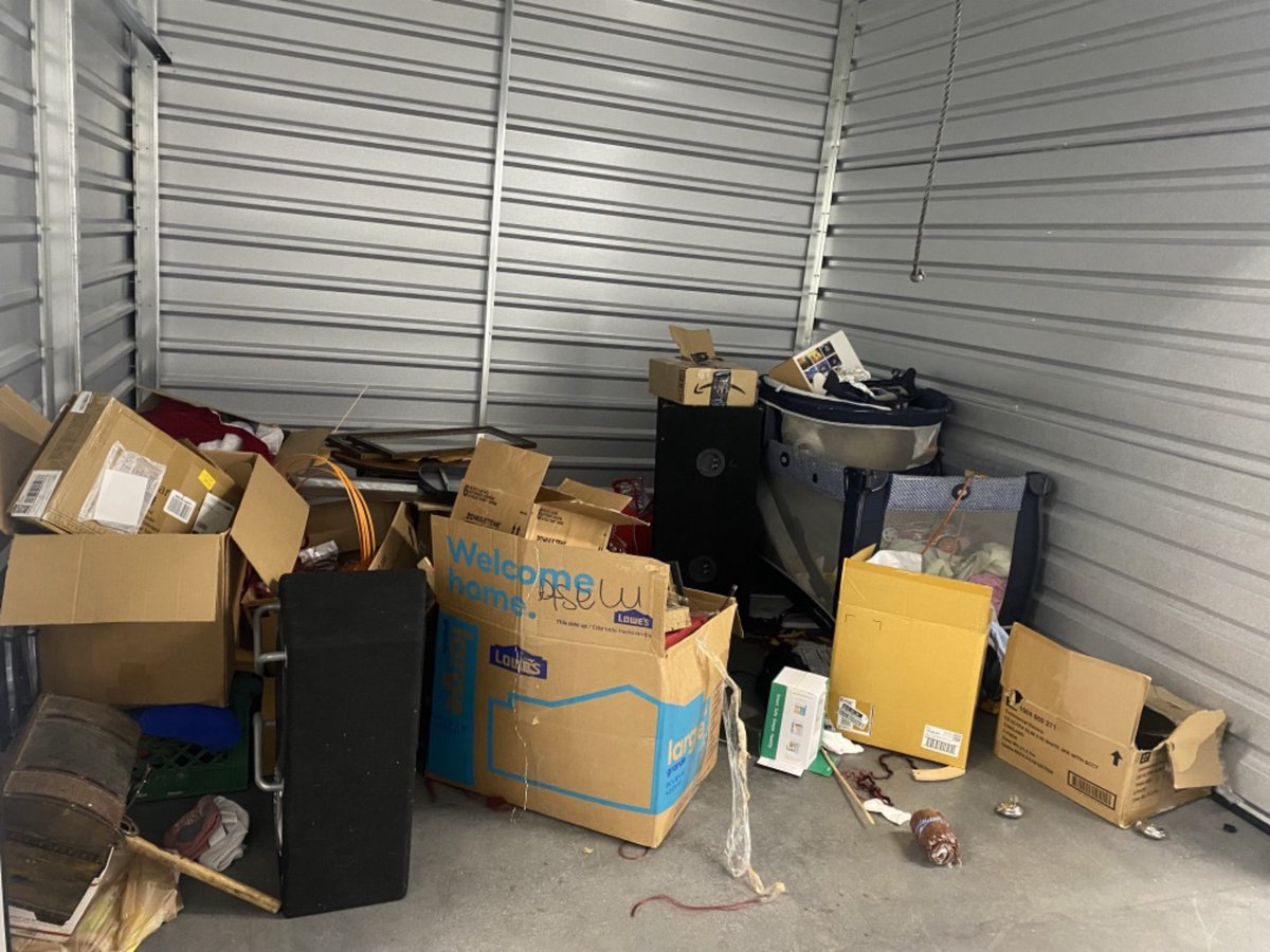 10 x 10 storage unit in Surprise, AZ