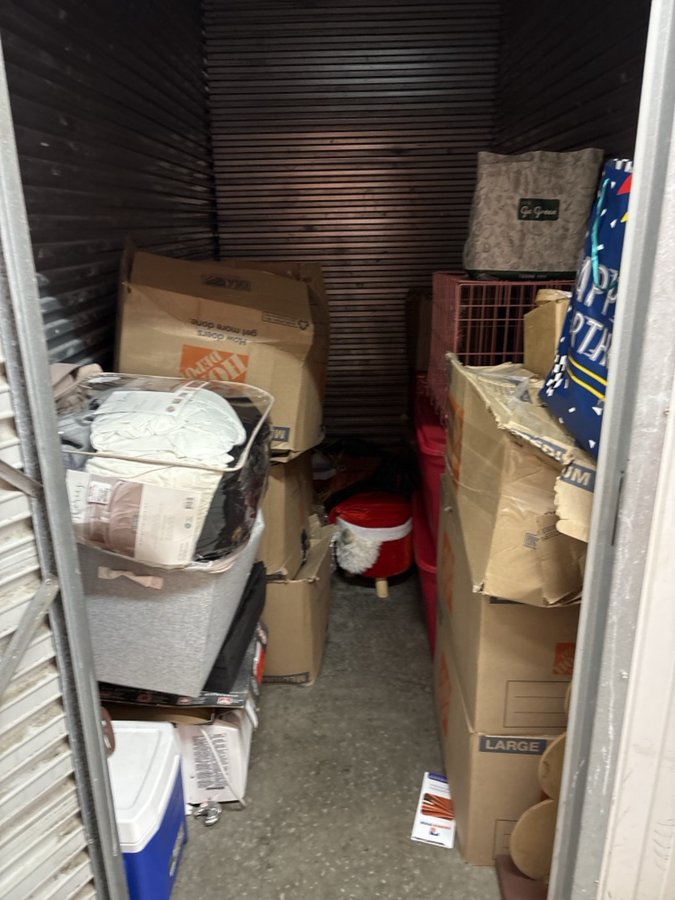 5 x 10 storage unit in North Brunswick, NJ