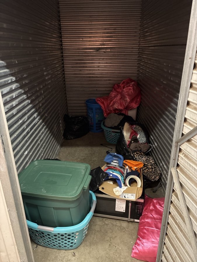 5 x 10 storage unit in North Brunswick, NJ