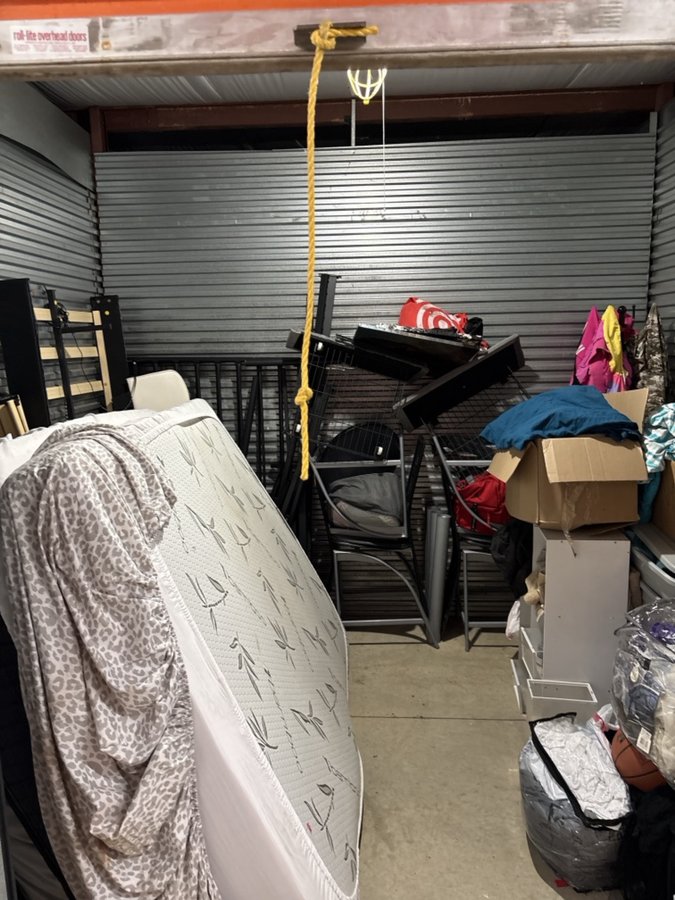 10 x 10 storage unit in North Brunswick, NJ
