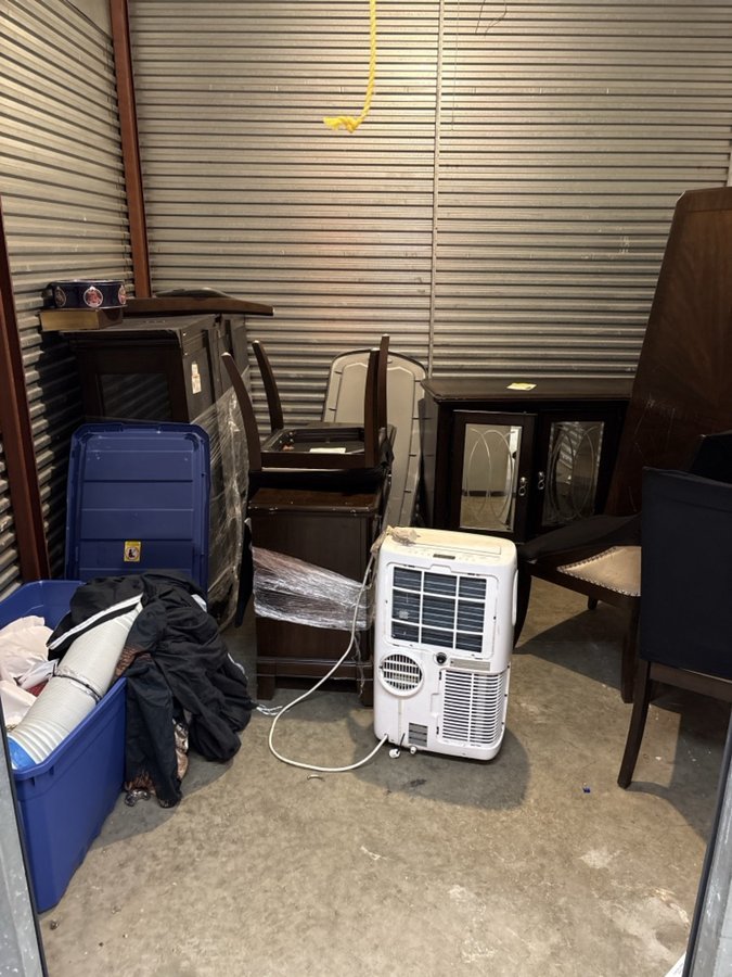 10 x 10 storage unit in North Brunswick, NJ