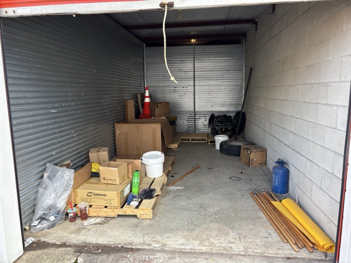 10 x 20 storage unit in North Brunswick, NJ