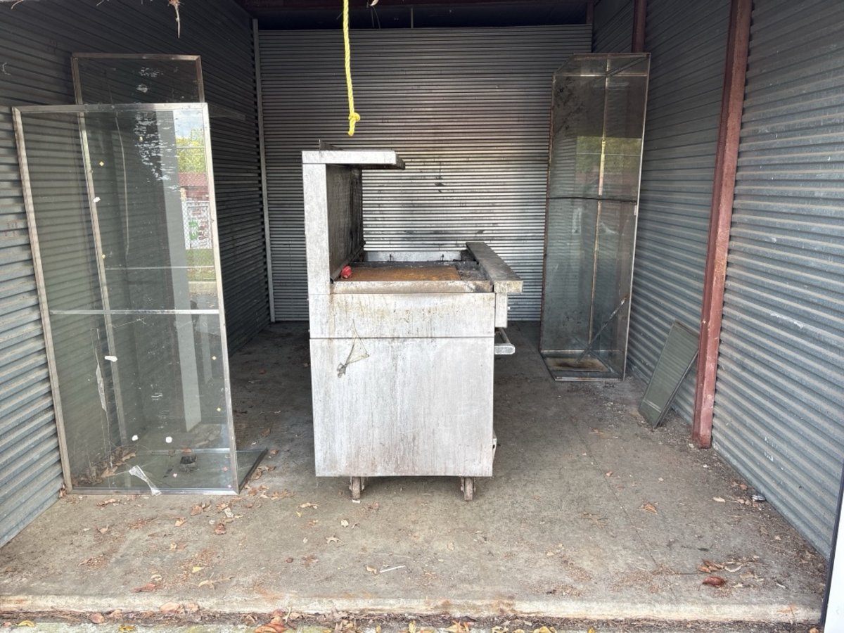 10 x 15 storage unit in North Brunswick, NJ
