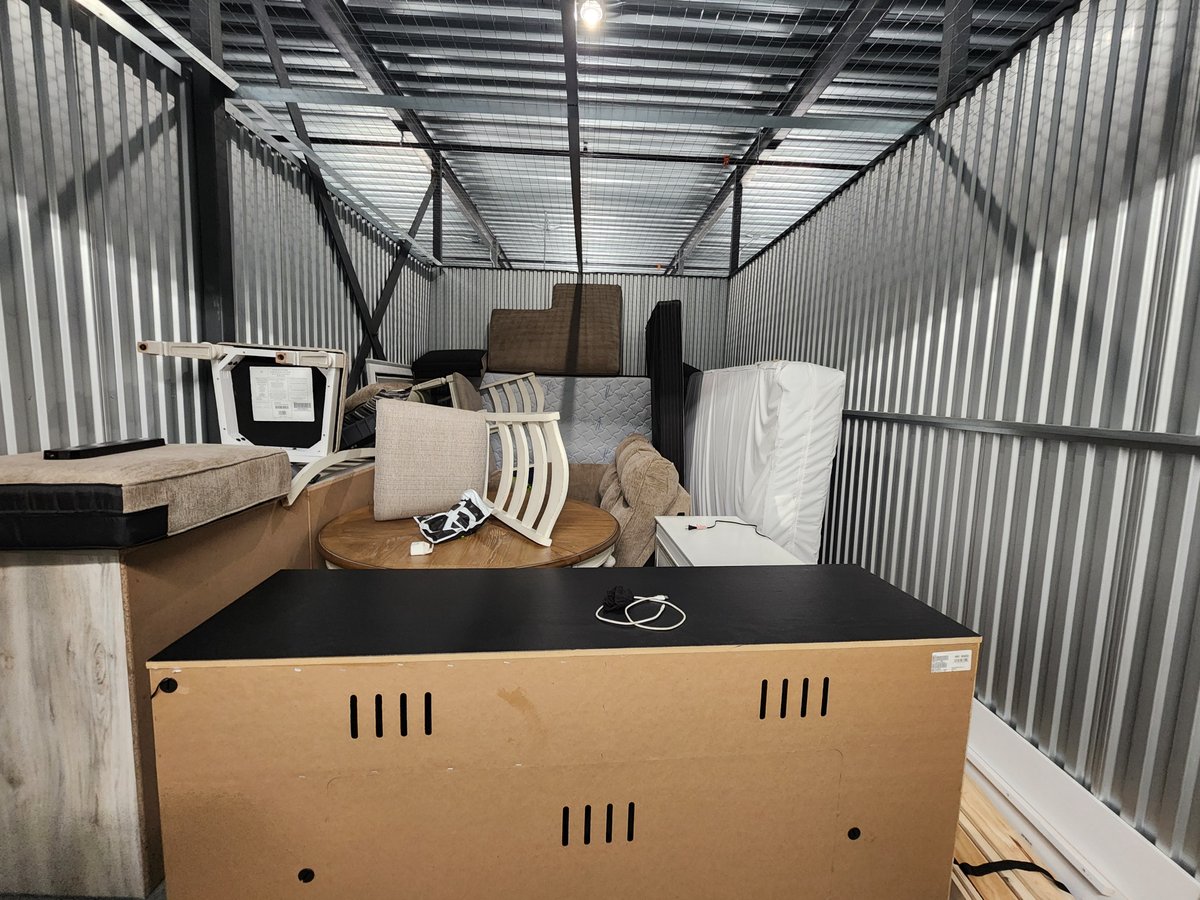 10 x 15 storage unit in Poinciana, FL