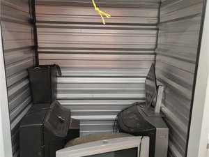 5 x 5 storage unit in Belleville, NJ