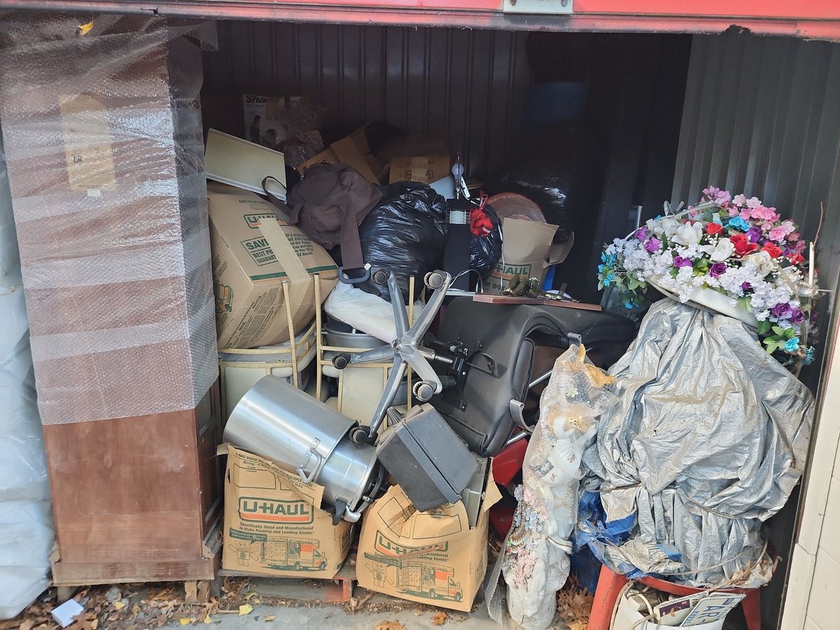 10 x 10 storage unit in Warwick, RI