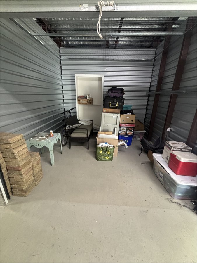 10 x 10 storage unit in Middle River, MD