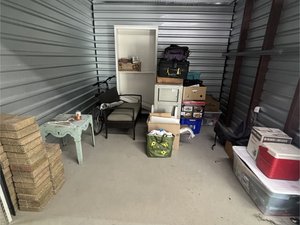 10 x 10 storage unit in Middle River, MD