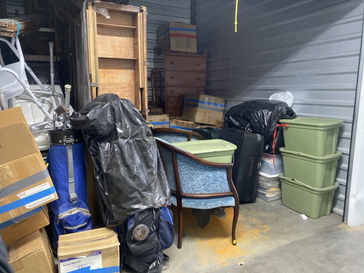 10 x 10 storage unit in Peoria, AZ