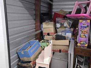 10 x 10 unit in San Antonio