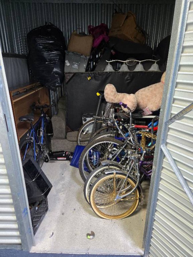 10 x 8 storage unit in Lincolnwood, IL