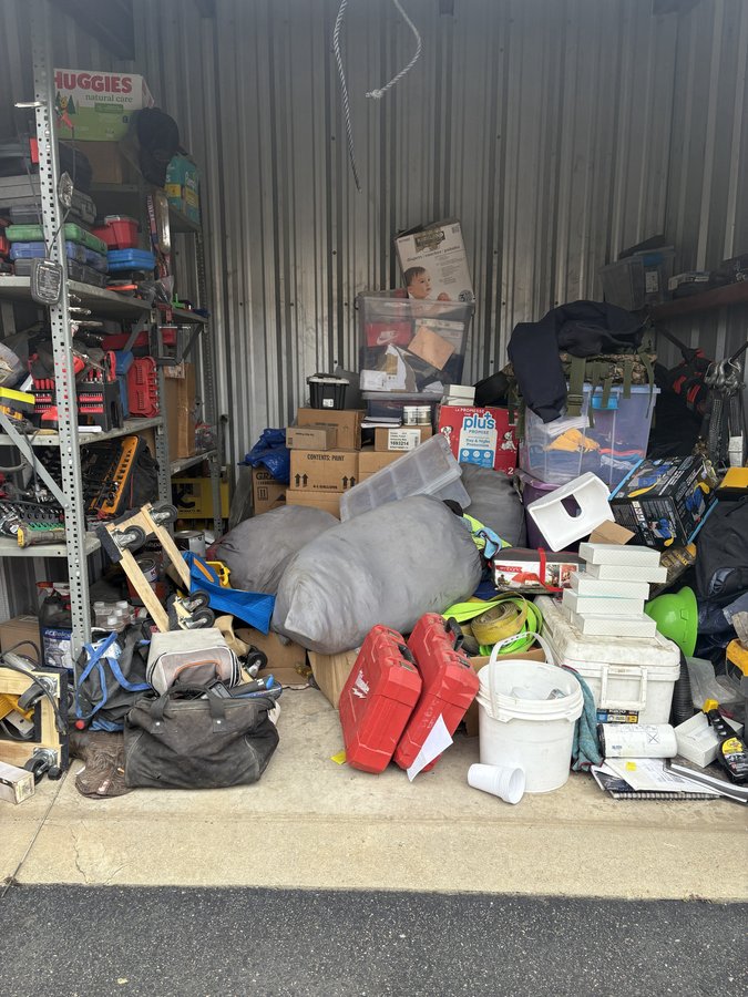 10 x 10 storage unit in Bennett, CO