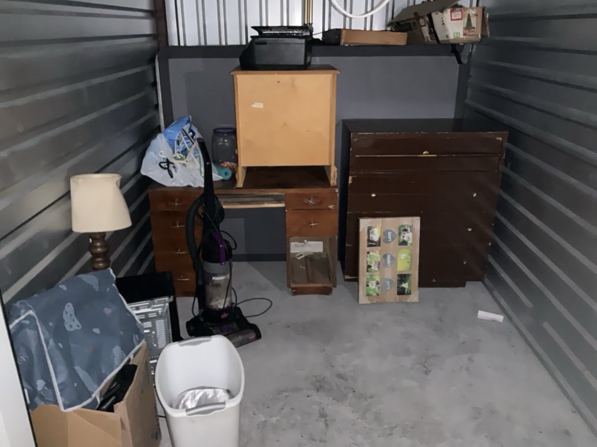 7 x 10 storage unit in Fanning Springs, FL
