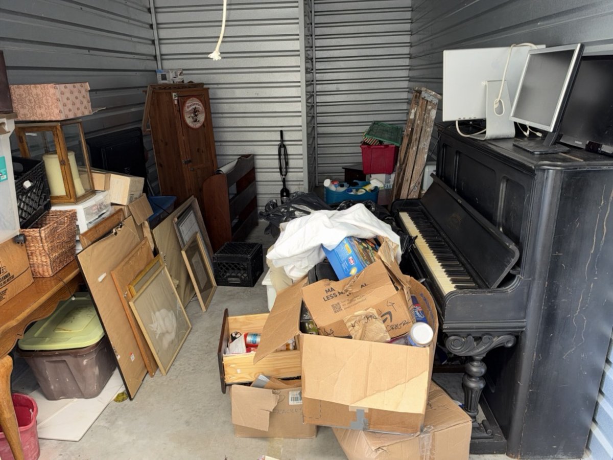 10 x 15 storage unit in Ocala, FL