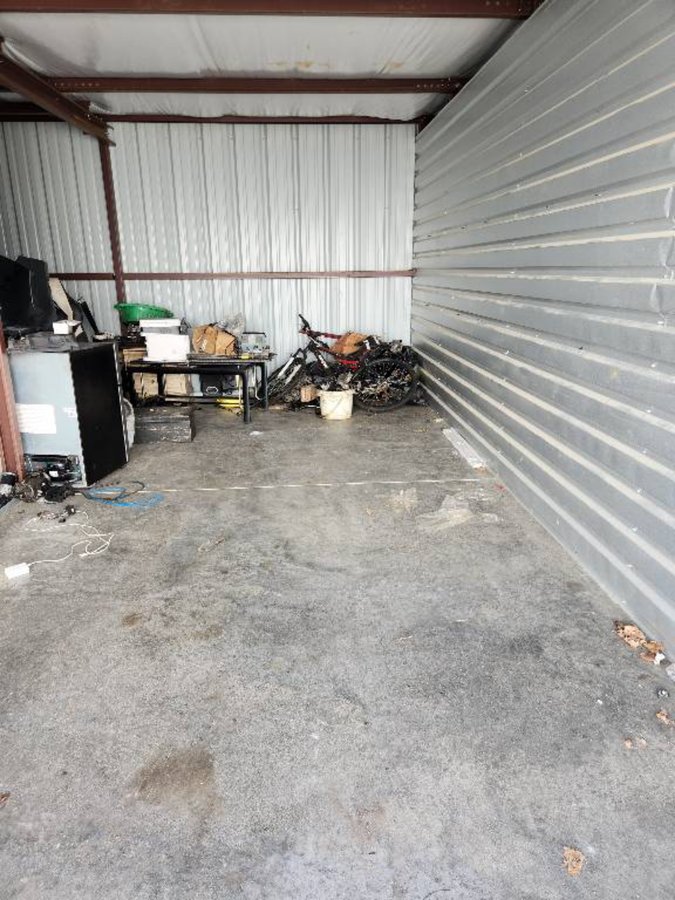 10 x 30 storage unit in Indianapolis, IN