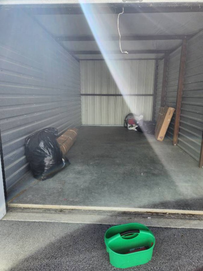 10 x 20 storage unit in Indianapolis, IN