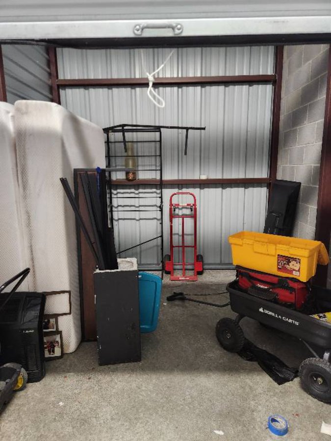 10 x 10 storage unit in Indianapolis, IN