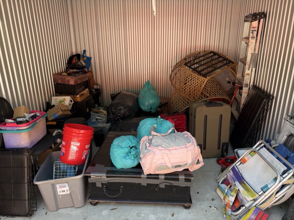 10 x 10 storage unit in Ocala, FL