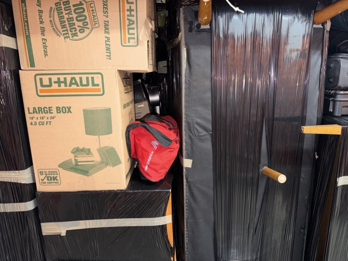 10 x 10 storage unit in Chantilly, VA