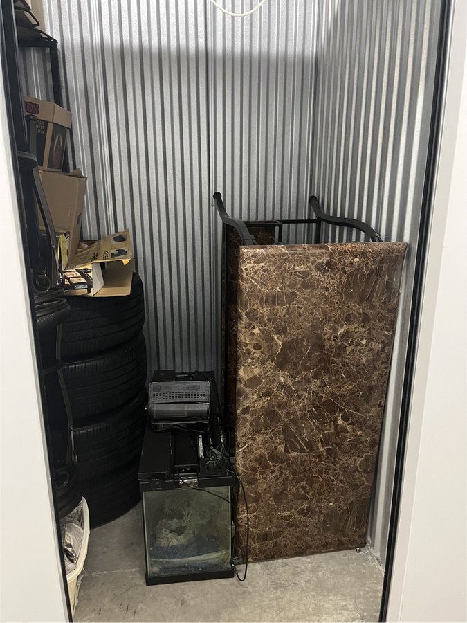 5 x 5 storage unit in Baltimore, MD