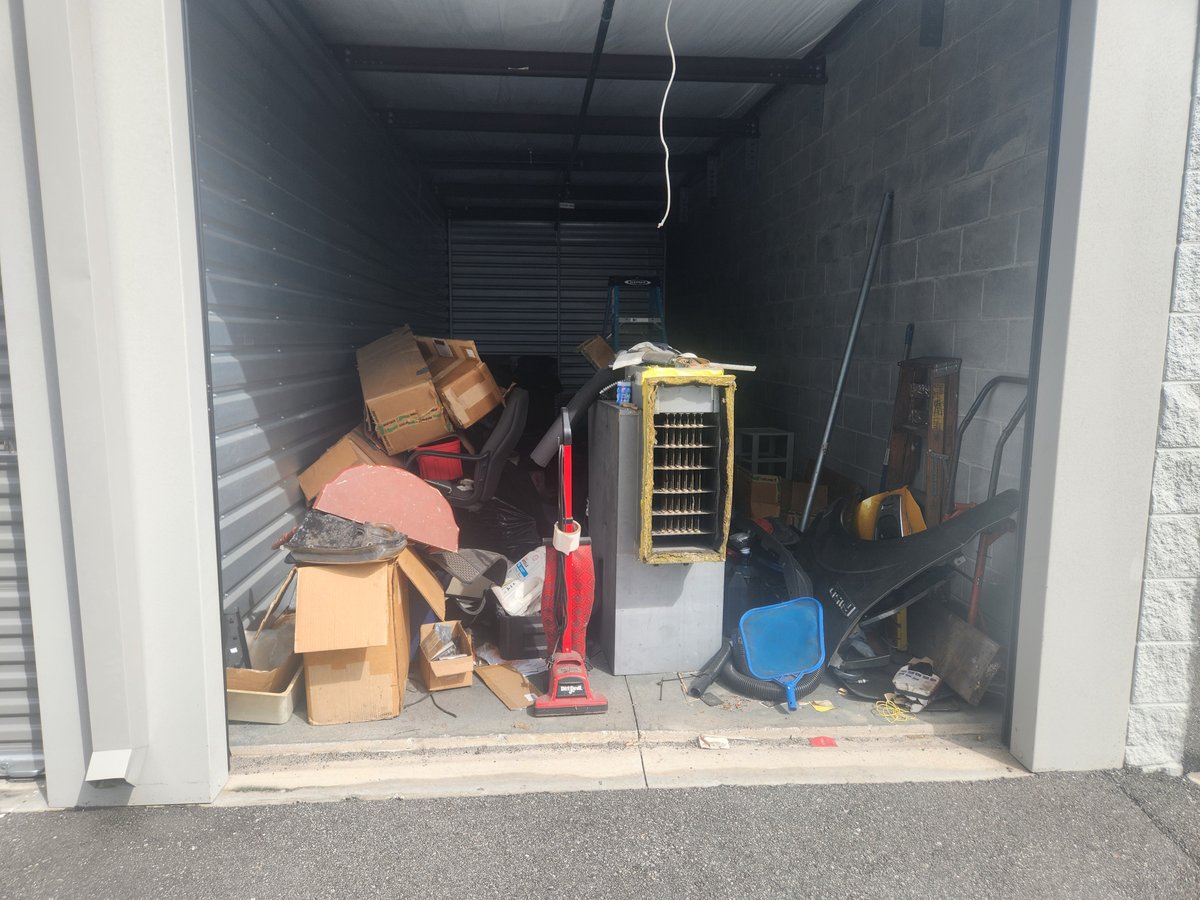 10 x 30 storage unit in Lakeland, FL