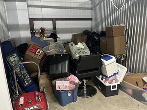 10 x 10 storage unit in Baltimore, MD