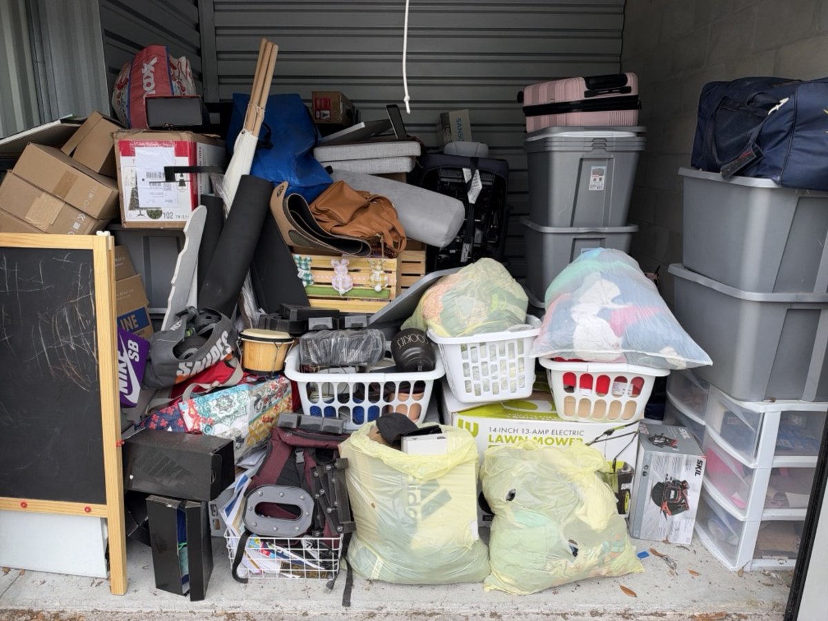 10 x 10 storage unit in Ocala, FL