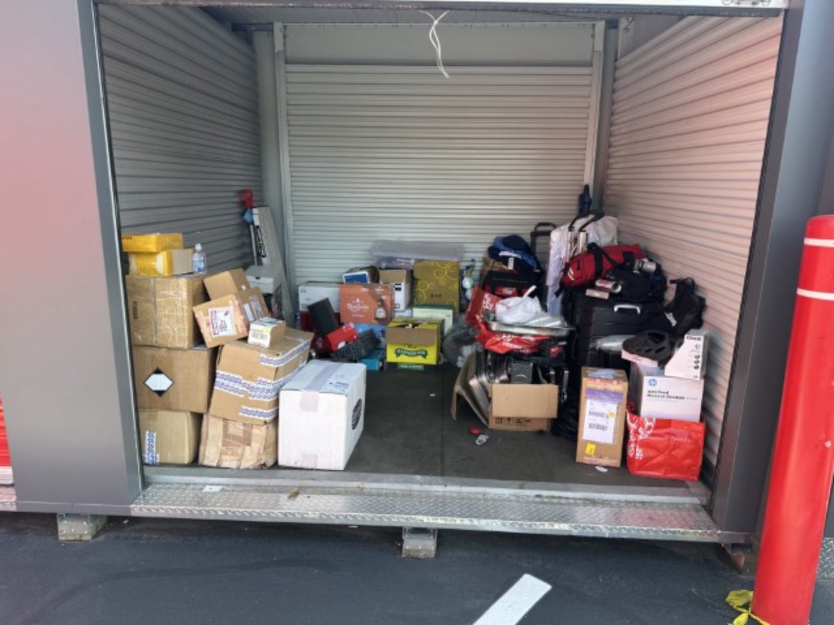 10 x 10 storage unit in Brooklyn, NY
