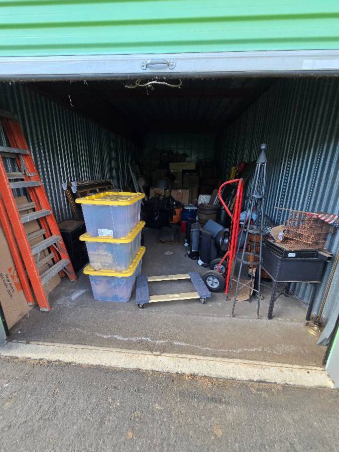 10 x 25 storage unit in Fallbrook, CA