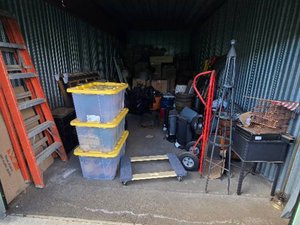 10 x 25 unit in Fallbrook