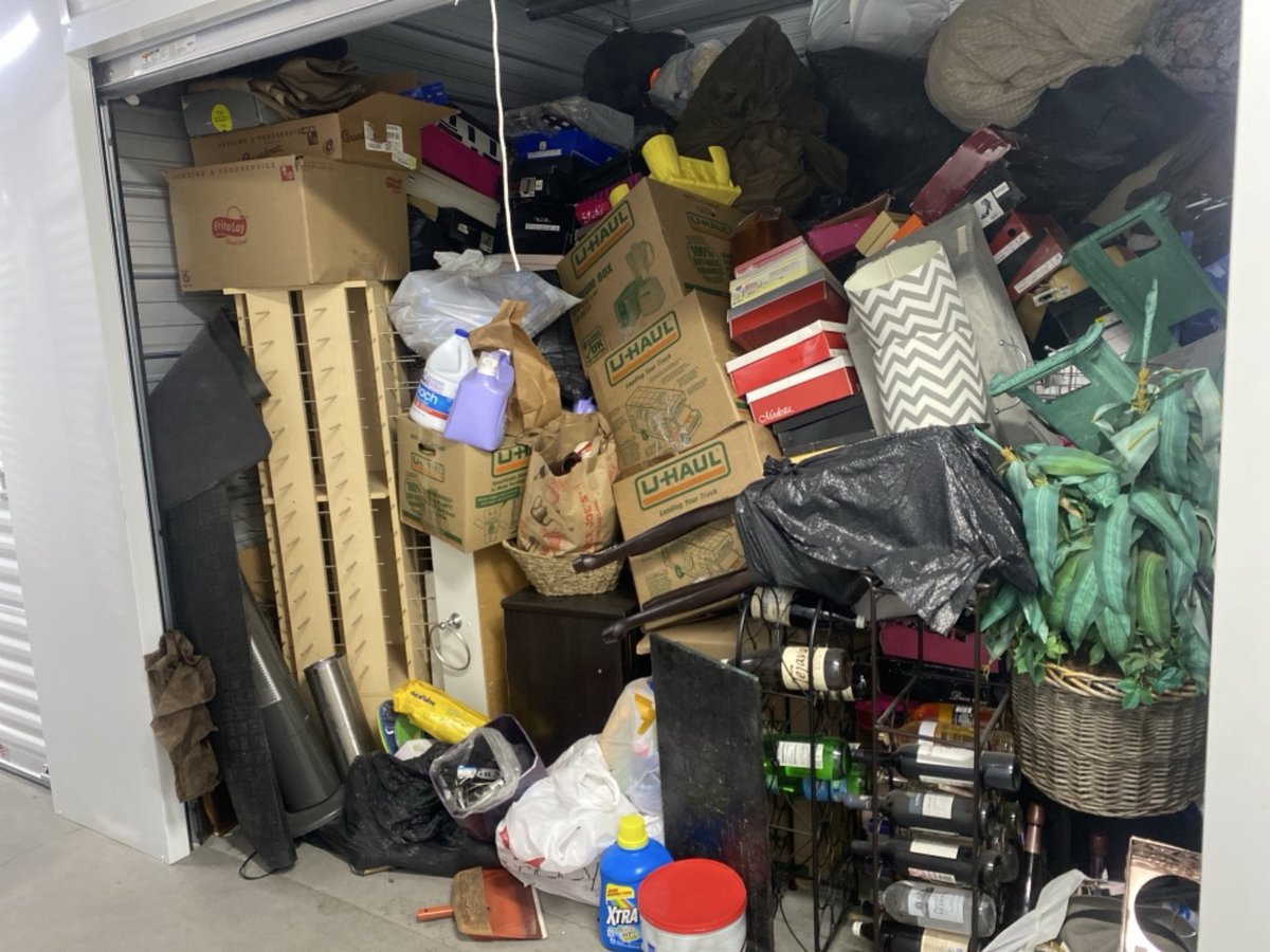 10 x 10 storage unit in Surprise, AZ