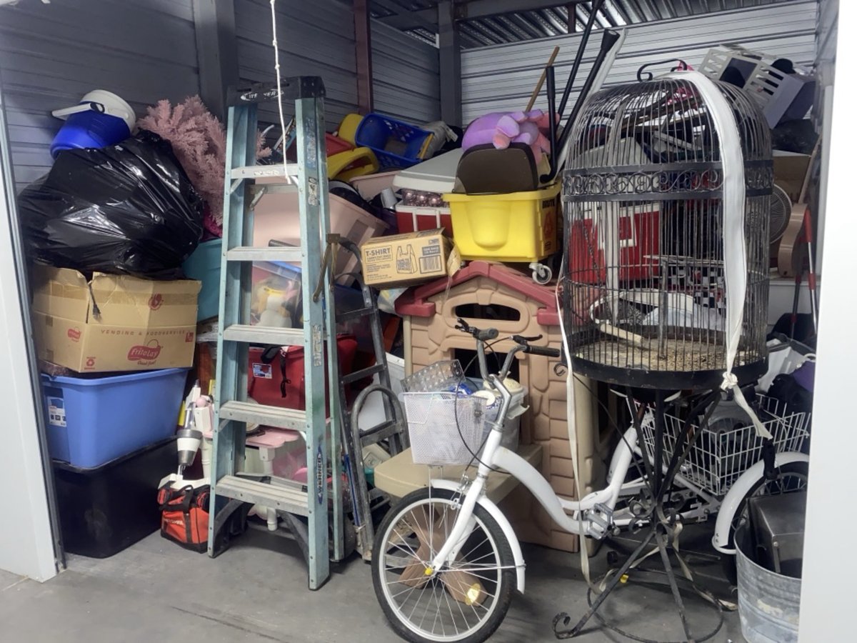 10 x 15 storage unit in Surprise, AZ