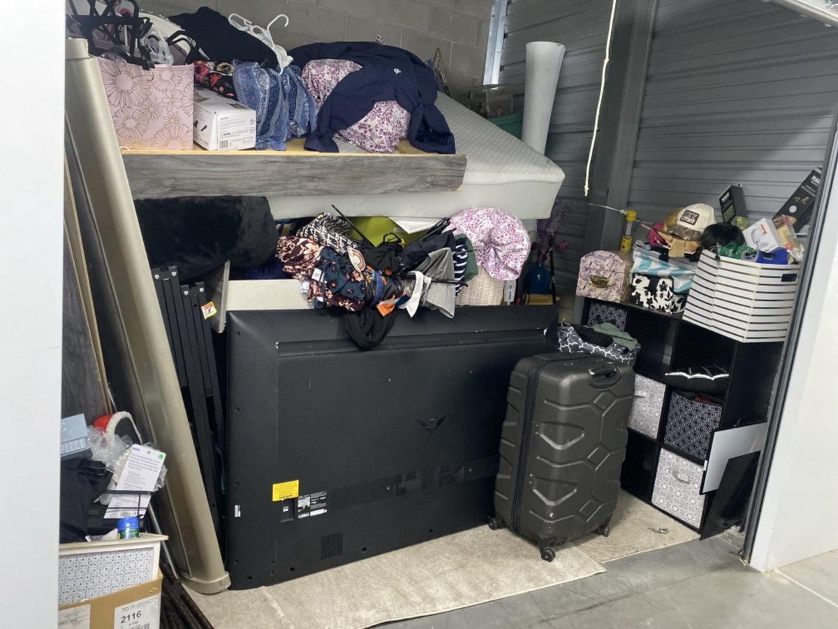 10 x 10 storage unit in Surprise, AZ