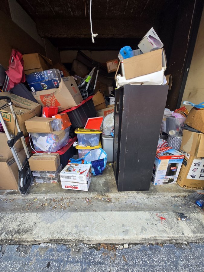 10 x 15 storage unit in Miami, FL