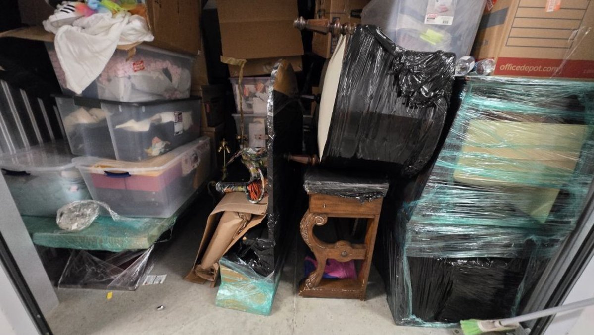10 x 15 storage unit in Aventura, FL