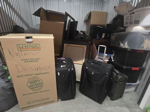 10 x 10 storage unit in Aventura, FL