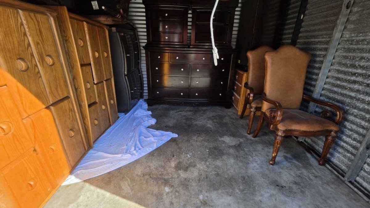10 x 10 storage unit in Miami, FL